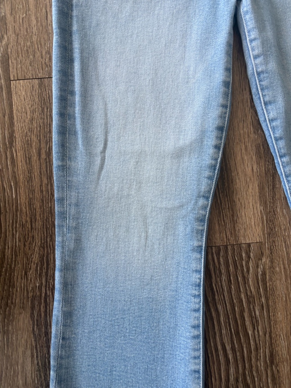 MOTHER Light Blue Frayed Ankle Crop Jeans in size 30 - Picture 11 of 16